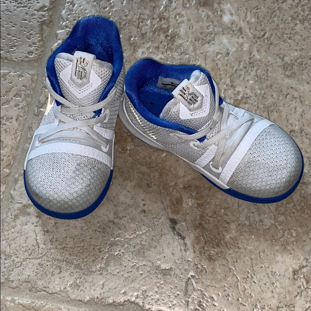 Size 8 Nike kyrie white/black/blue sneakers